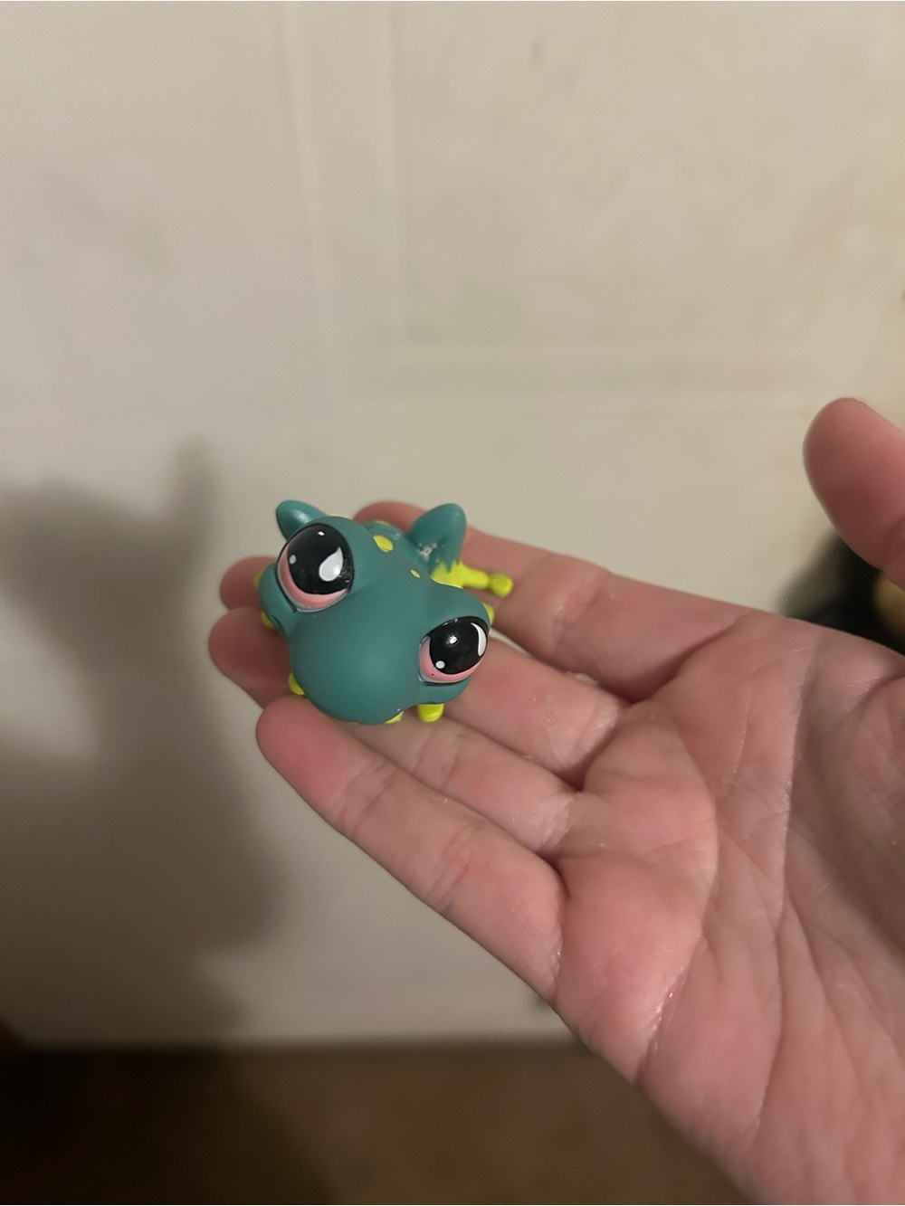 LPS pink & green frog